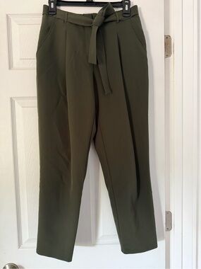 New Look Olive Green High Waisted Tie-Tapered Women’s Pants, Size 6